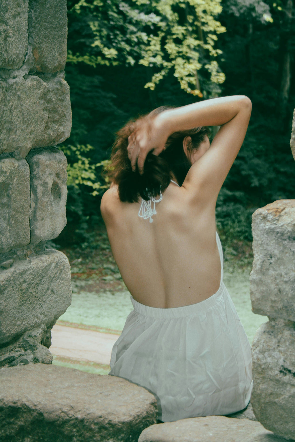 Robe Dos Nu Élégante – L’Essentiel de Vos Vacances