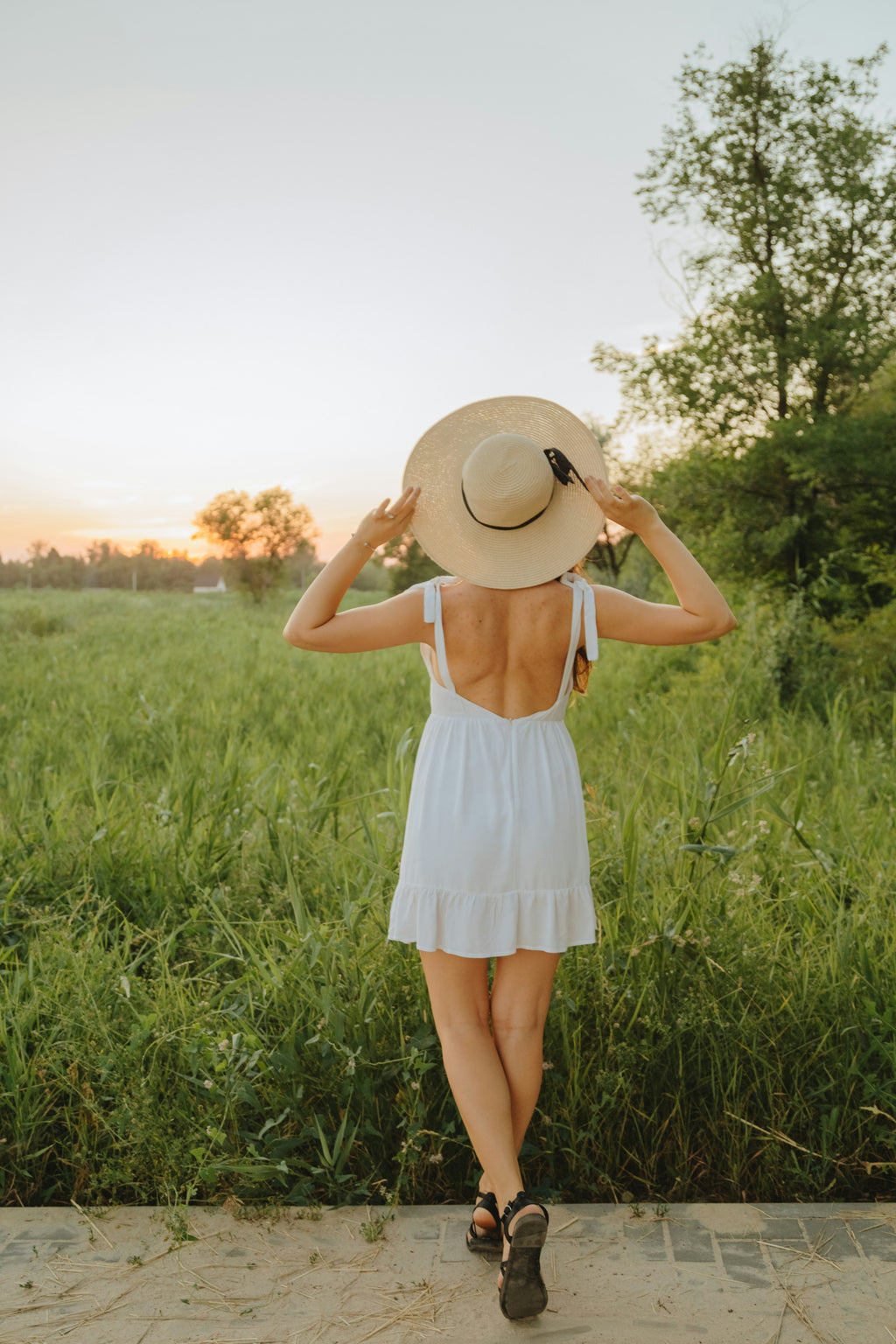 Robe Dos Nu Élégante – L’Essentiel de Vos Vacances